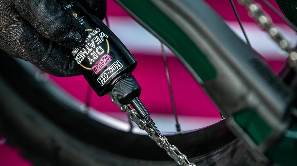 MUC-OFF Ebike Ceramic Dry Lube - Mazivo na řetěz elektrokol s keramikou do sucha (120 ml)