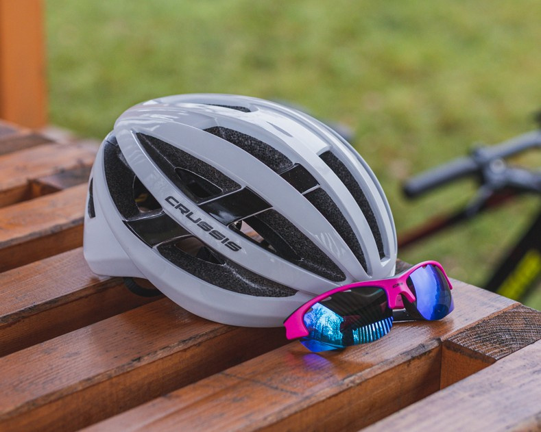 Crussis helma 03011 (bílá)