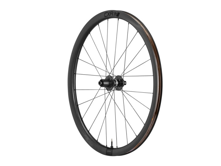 Giant zapletené kolo zadní 700C CXR 2