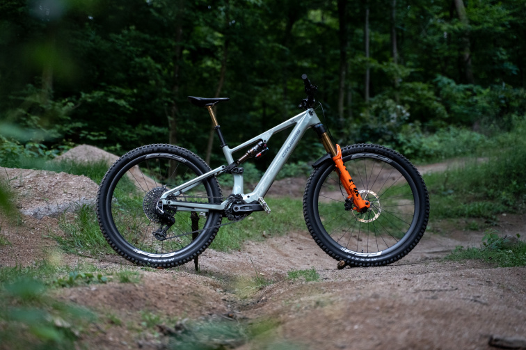 Test motoru DJI Avinox