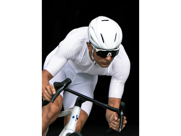 MET helma Manta Mips (Absolute White Limited Edition)