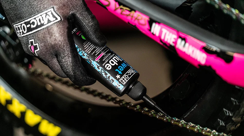MUC-OFF BIO Wet Lube - Mazivo na řetěz (300 ml)