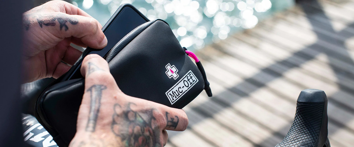 MUC-OFF Rainproof Essentials Case Black - Nepromokavé pouzdro