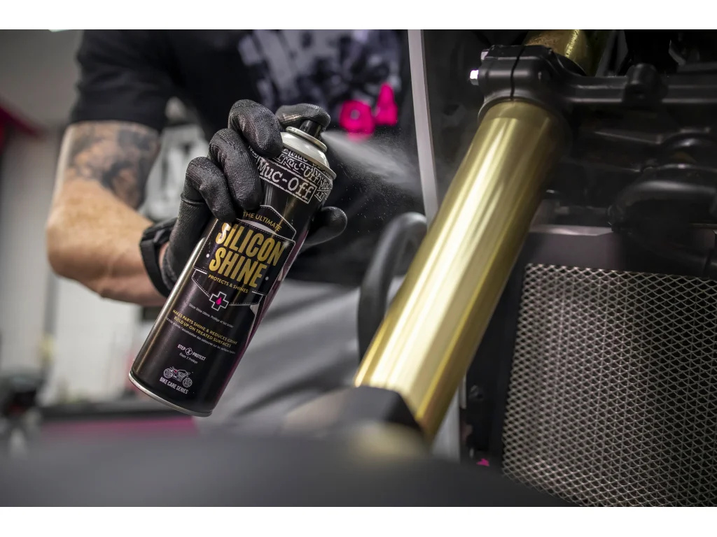 MUC-OFF Motorcycle Silicon Shine 500 ml - Silikonový sprej pro obnovení barvy a zvýšení lesku
