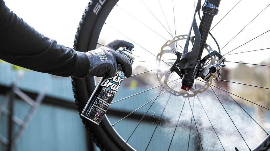 MUC-OFF Disc Brake Cleaner - Čistič brzdové soustavy (400 ml)