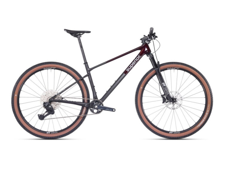 Superior XP 9.8 / Matte Carbon / Dark Chrome 2025