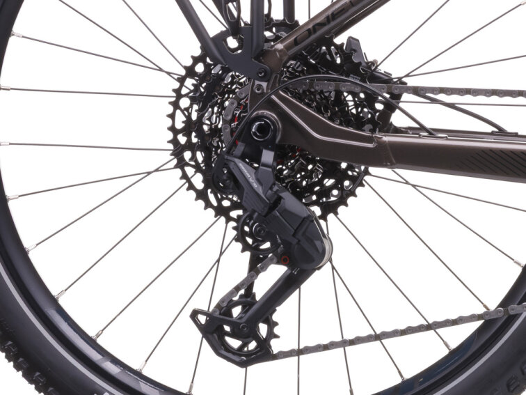 Crussis ONE-Country 10.11 (715 Wh) 2026