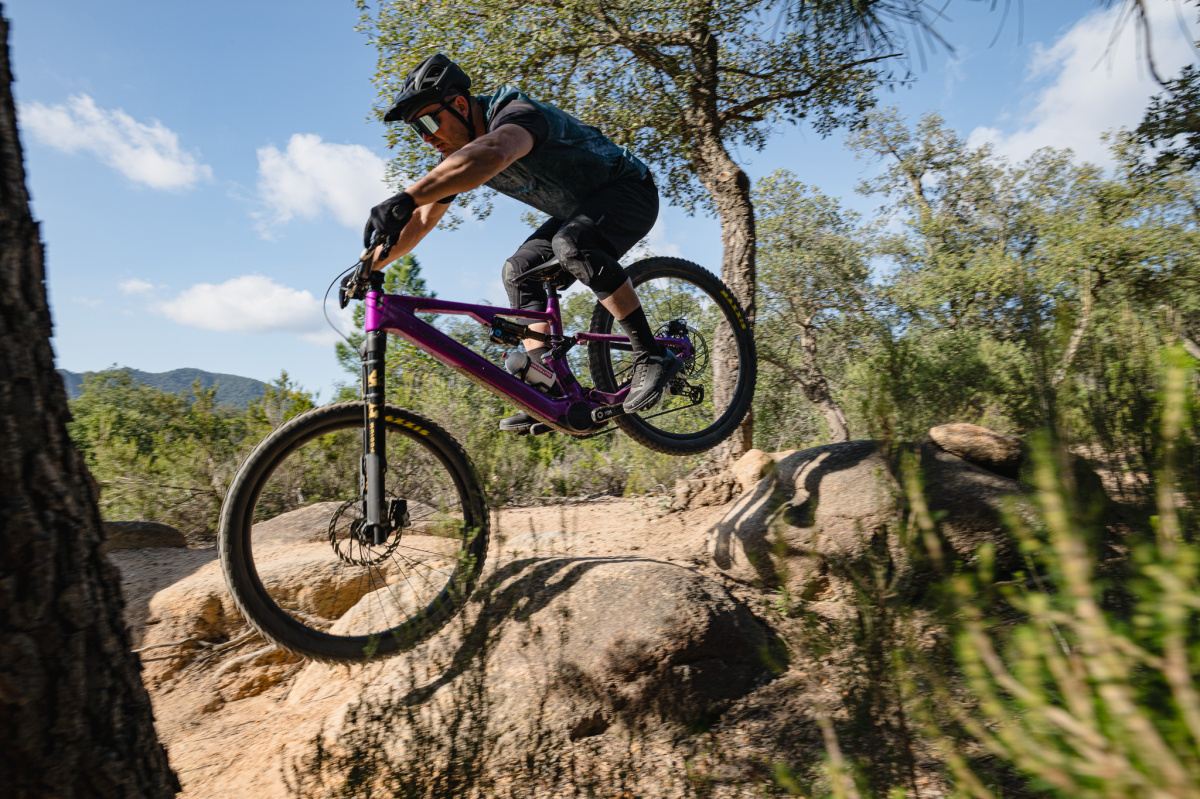 Kola s motorem Avinox M2S