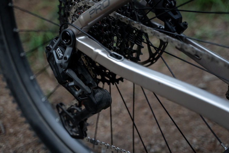 Test motoru DJI Avinox