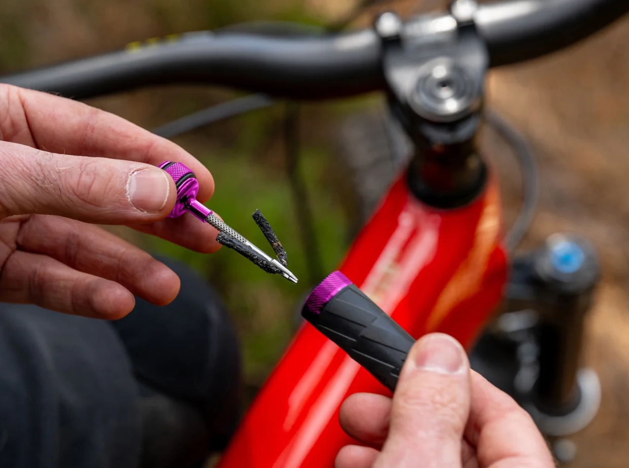 MUC-OFF Puncture Repair Capsule - Kapsle na opravu defektu pláště (Růžová)