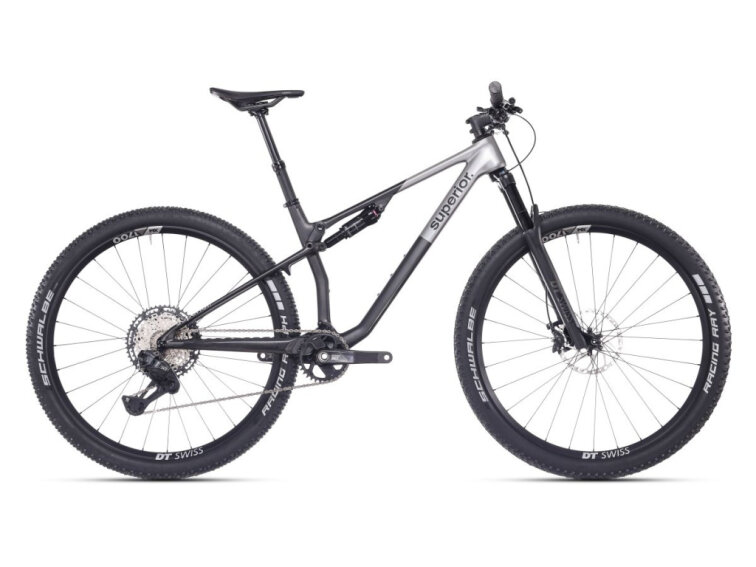 Superior XF 9.7 RC / Matte Carbon / Smoke Chrome 2025