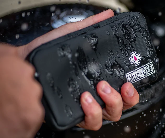 MUC-OFF Rainproof Essentials Case Black - Nepromokavé pouzdro