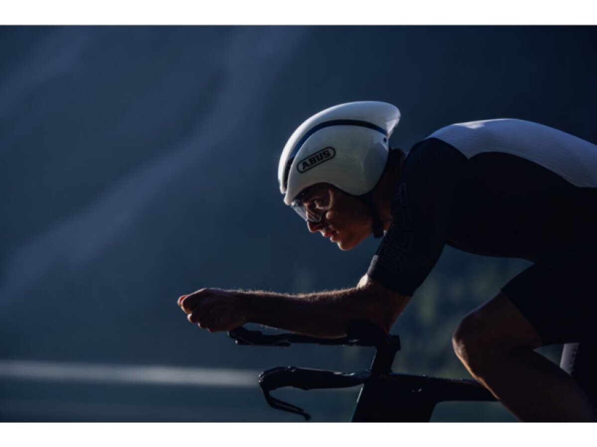 Abus helma GAMECHANGER TT 1.1 (shiny white)
