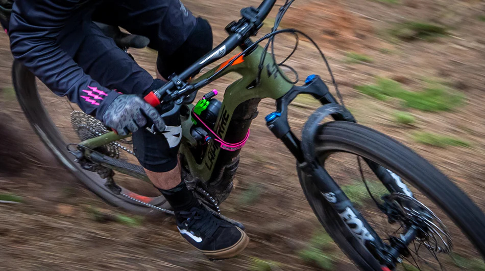 MUC-OFF Utility Frame Strap - Pásek na uchycení k rámu (Růžová)