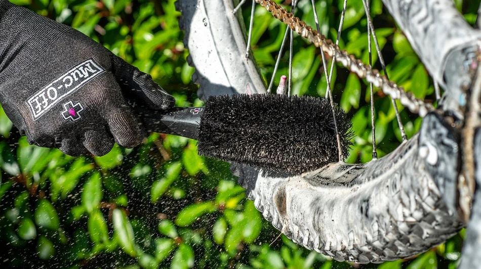 MUC-OFF Wheel & Component Brush - Kartáč na ráfky a výplety