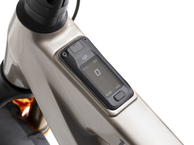 Crussis e-Hard 11.11 PRO (600Wh) DJI 2026
