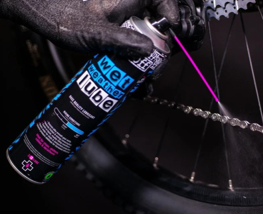 MUC-OFF Wet Weather Lube - Mazivo na řetěz ve spreji do mokra (400 ml)