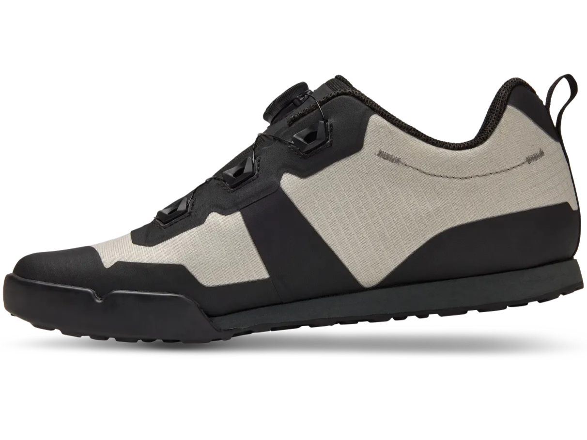 Giro tretry Tracker Boa (Stone)