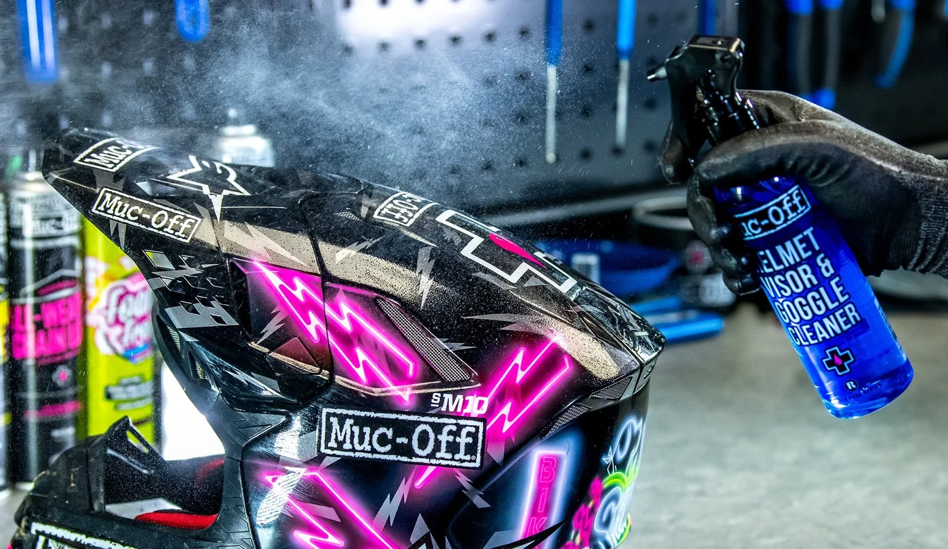 MUC-OFF Visor, Lens & Goggle Cleaning Kit V2 - Vylepšená sada na čištění čoček, vizoru a brýlí