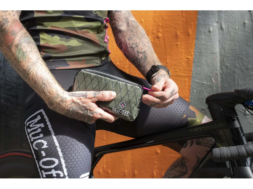 MUC-OFF Rainproof Essentials Case Green - Nepromokavé pouzdro (Zelená)