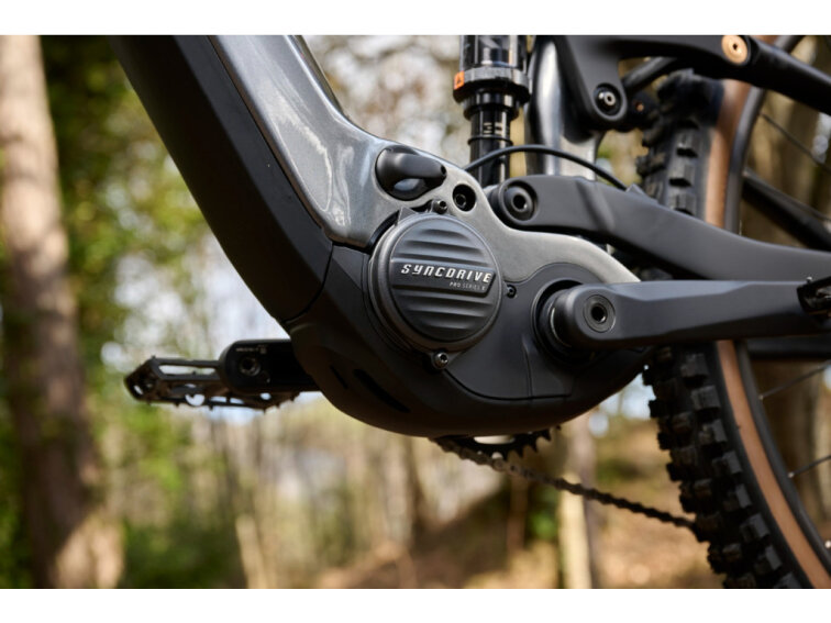 Giant Stance E+ 1 (Charcoal) 2027