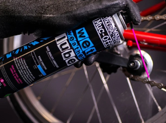 MUC-OFF Wet Weather Lube - Mazivo na řetěz ve spreji do mokra (400 ml)