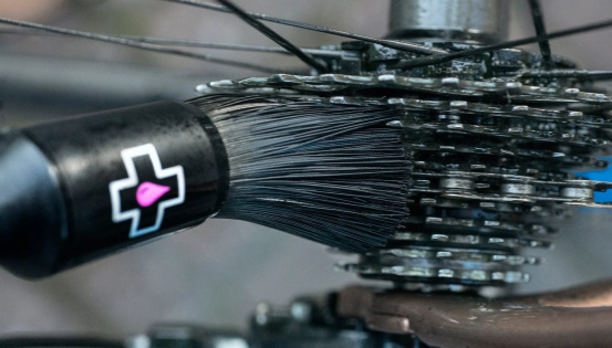 MUC-OFF Drivetrain Brush - Kartáč na řetěz