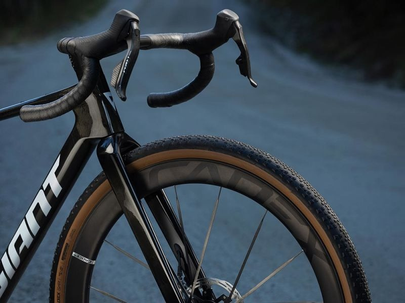 Giant Revolt a Liv Devote Advanced SL 2027