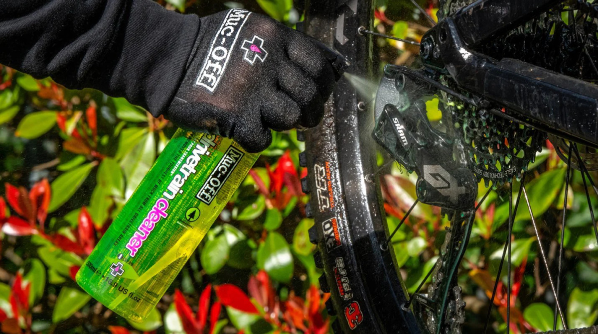 MUC-OFF Bio Drivetrain Cleaner Workshop - Bio čistič na řetězy (5000 ml)