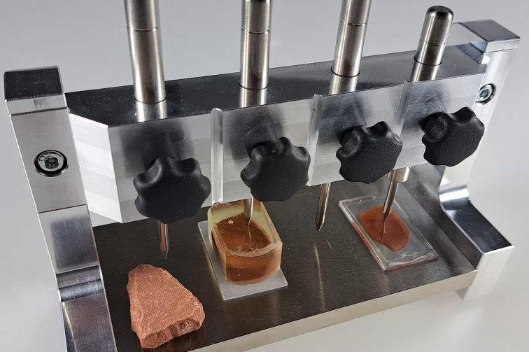 PŘÍPRAVA VZORKŮ PRO GEOLOGII A MINERALOGII 