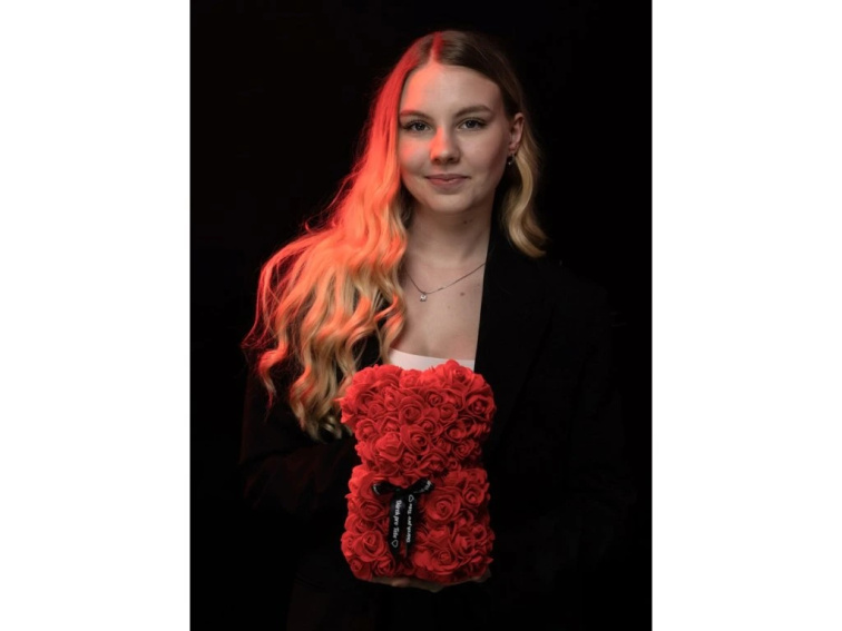 Medvídárek Simple medvídek z růží 25cm - světle červený