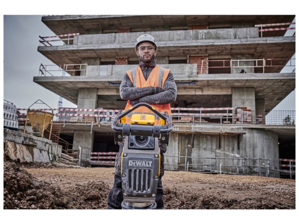 DEWALT DCPS660N AKU Vibrační Pěch s Bezuhlíkovým Motorem