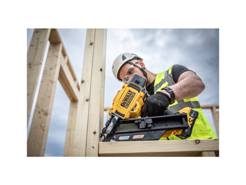 DCN930N DEWALT 18V AKU BEZUHLÍKOVÁ HŘEBÍKOVAČKA BEZ BATERIE A NABÍJEČKY, V KARTONOVÉ KRABICI