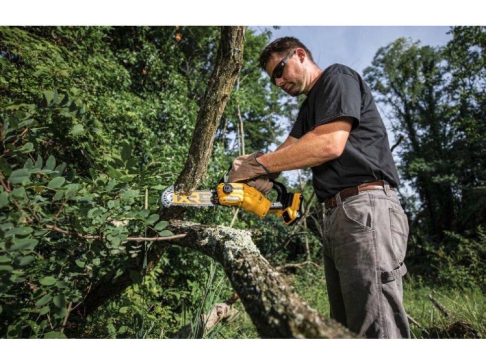 DCMPS520P1 DEWALT 18V AKU BEZUHLÍKOVÁ PROŘEZÁVÁCÍ PILA, 1 X 5,0 AH BATERIE, NABÍJEČKA