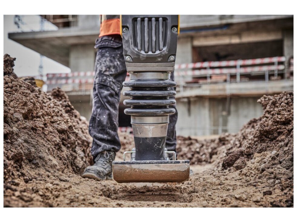 DEWALT DCPS660N AKU Vibrační Pěch s Bezuhlíkovým Motorem