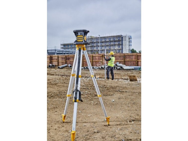 DCE080D1GS DEWALT 18V AKU SAMONIVELAČNÍ ROTAČNÍ LASER SE ZELENÝM PAPRSKEM S TOOLCONNECT