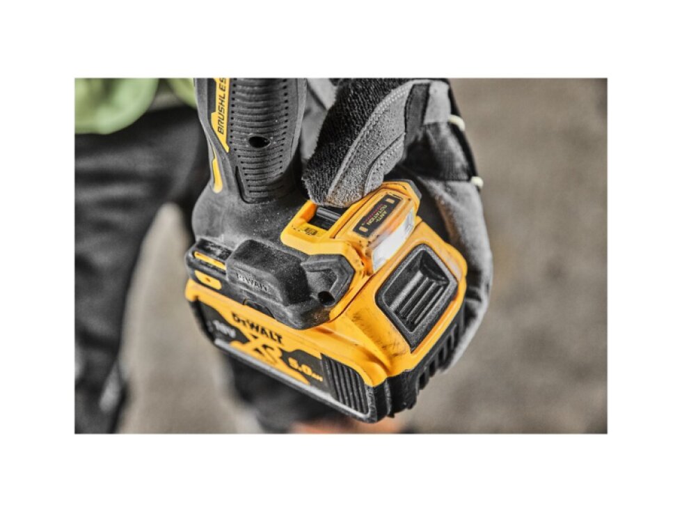 DCK355P2T-QW DEWALT 18V 3DÍLNÁ SADA BEZUHLÍKOVÉ NÁŘADÍ