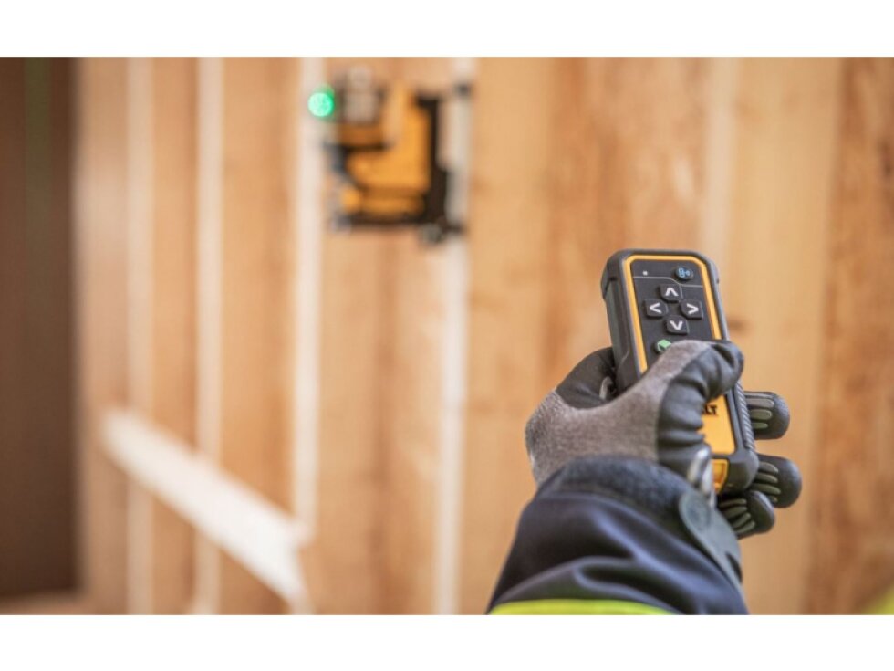 DCLE34035D1 DEWALT AKU LASER 18V XR 3X ZELENÝ PAPRSEK 360° S DÁLKOVÝM OVLÁDÁNÍM, 2AH AKU BATERIE, NABÍJEČKA, T-STAK KUFR