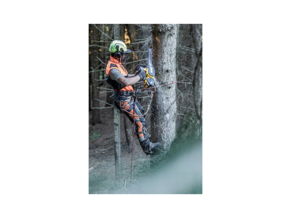 DCMCST635N DEWALT 54V FLEX VOLT AKU BEZUHLÍKOVÁ PROŘEZÁVÁCÍ PILA, BEZ BATERIE A NABÍJEČKY