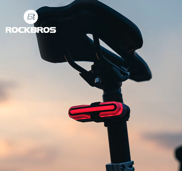 ROCKBROS Inteligentní zadní světlo se směrovkami a brzdovým světlem