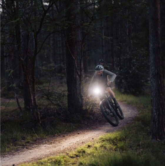 Magicshine RAY 1600B – Chytré přední světlo 1600 lm, Dual Beam, IPX6