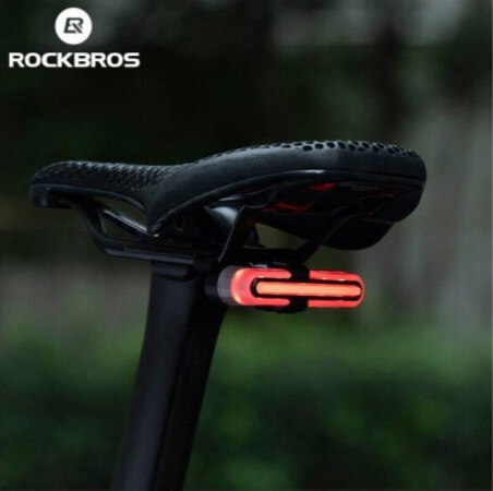 ROCKBROS Inteligentní zadní světlo se směrovkami a brzdovým světlem