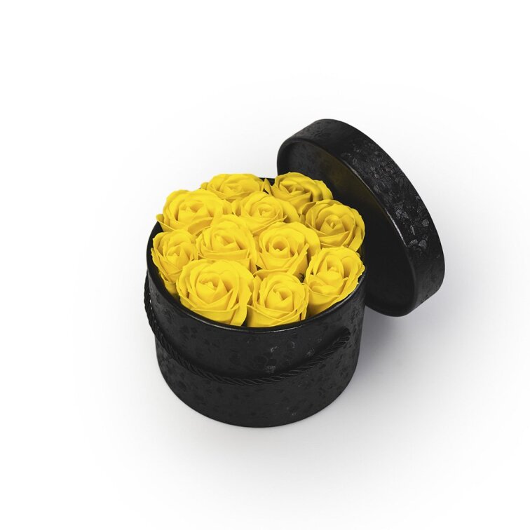 Mýdlové růže ve flower boxu černém - žluté růže