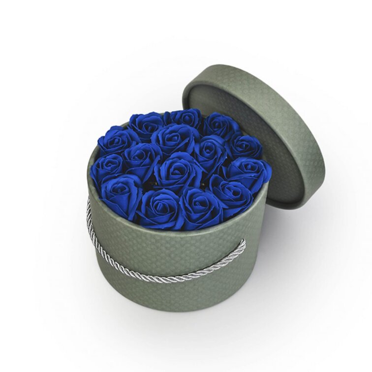 Mýdlové růže ve flower boxu khaki - královsky modré růže