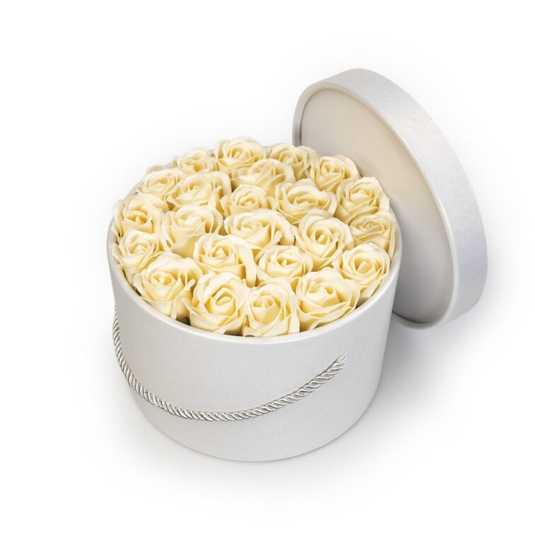 Mýdlové růže ve flower boxu - krémové růže