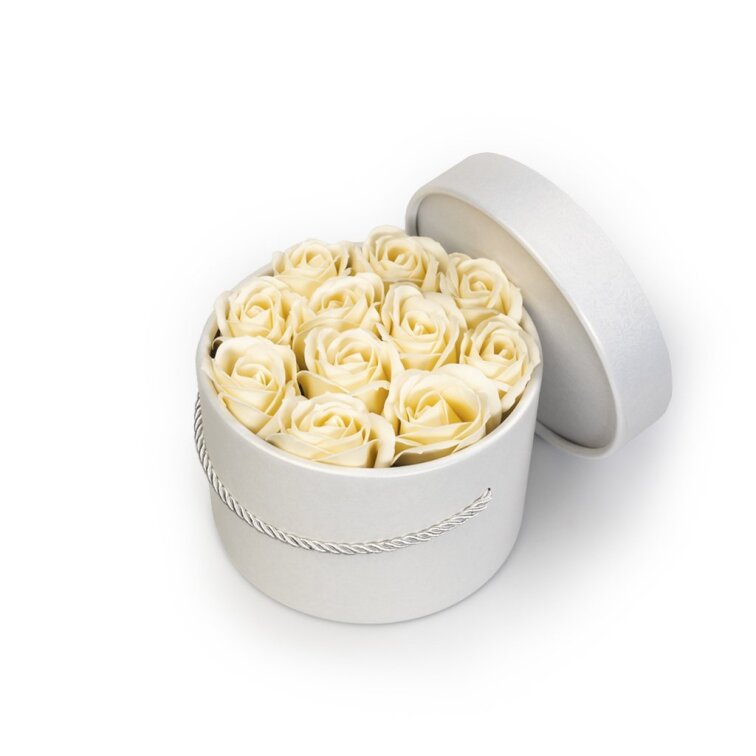 Mýdlové růže ve flower boxu - krémové růže