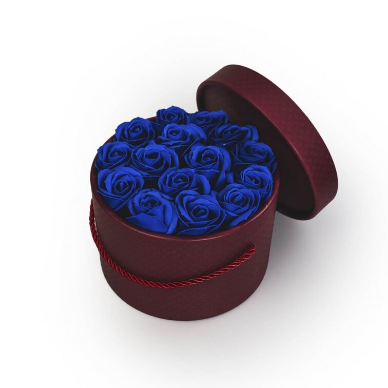 Mýdlové růže v bordó flower boxu - královsky modré růže
