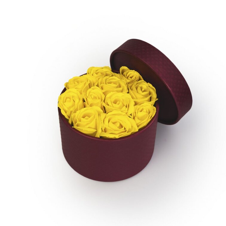 Mýdlové růže v bordó flower boxu - žluté růže