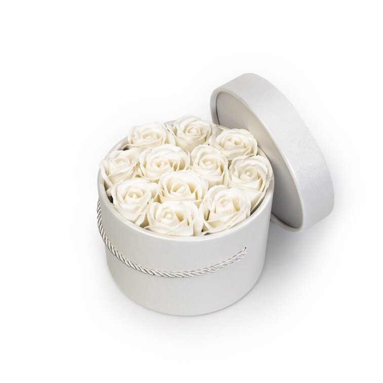 Mýdlové růže ve flower boxu - bílé růže