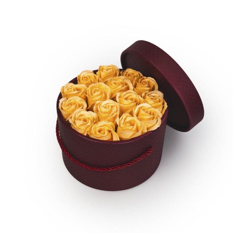 Mýdlové růže v bordó flower boxu - broskvové růže